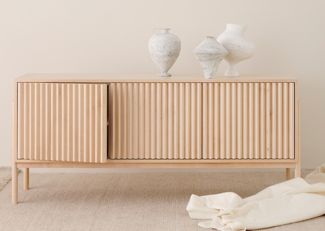 Minimalist credenza