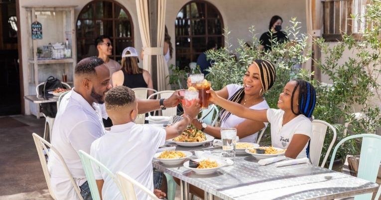 family themed restaurants