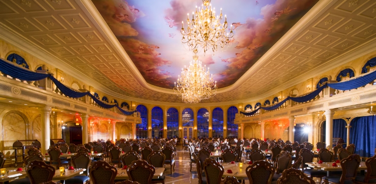 magic kingdom castle restaurant