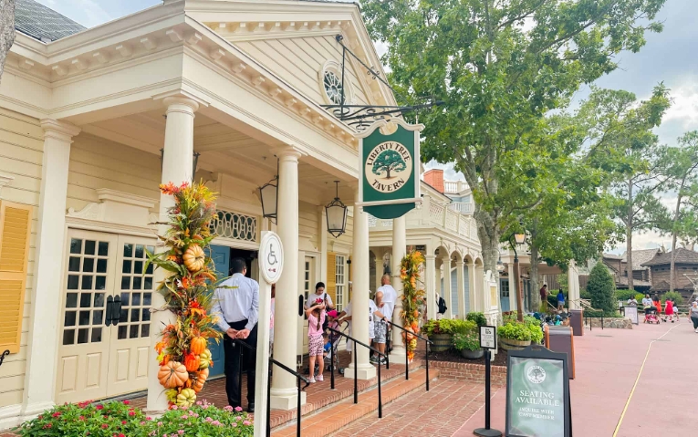 liberty tree tavern disney world