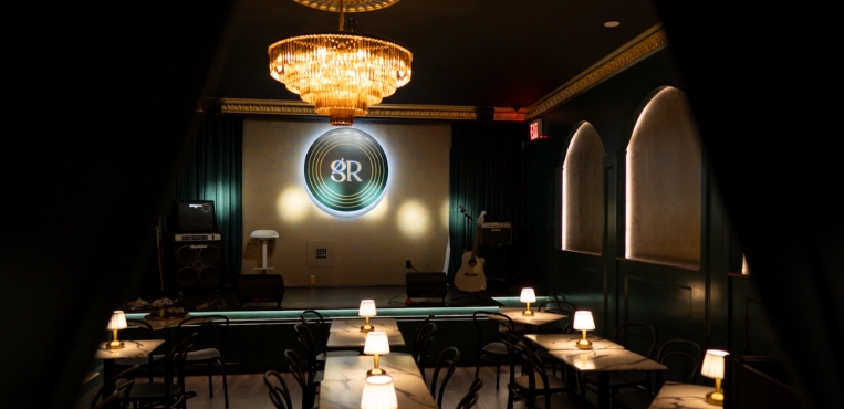 fun themed restaurants long island