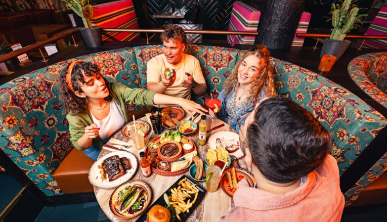 fall themed restaurants near me