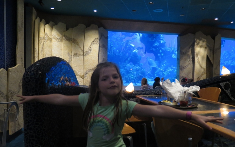 epcot aquarium restaurant