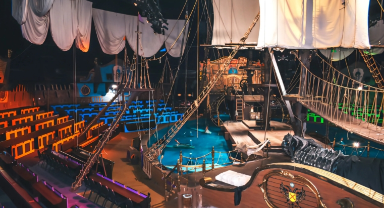 pirates theme restaurant