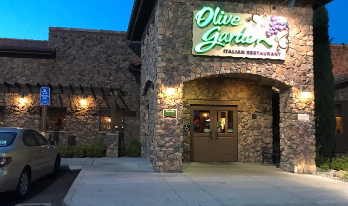 olive garden near universal studios