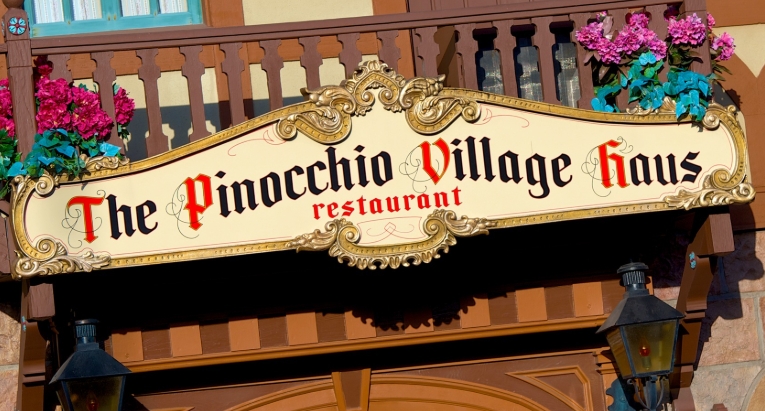 pinocchio restaurant magic kingdom