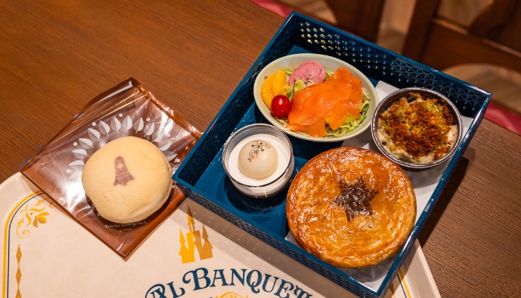 restaurants in tokyo disneyland