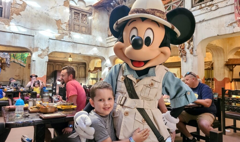 restaurants magic kingdom 2022