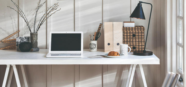 Vertical Storage Solutions for Minimalist Study Spaces