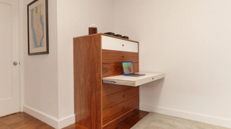 Minimalist Standing Desks for Study Rooms