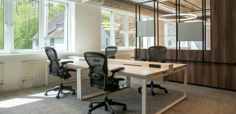 Second-Hand Furniture for Minimalist Study Spaces