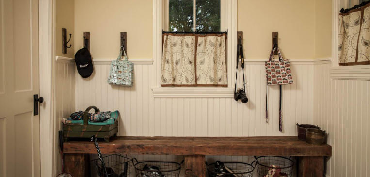 Modern Rustic Entryway Benches That Impress