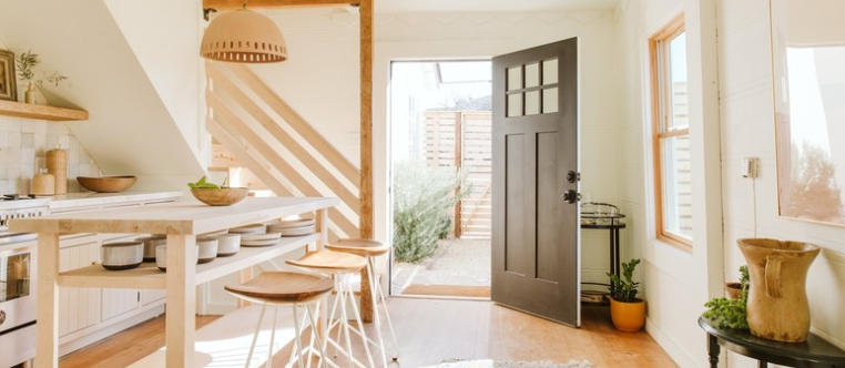 Warm Wood Decor Ideas for a Cozy Entryway