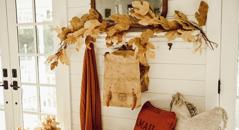 Warm Entryway Decorating Ideas with Natural Fabrics