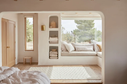 Warm Entryway Ideas with Linen and Cotton Fabrics