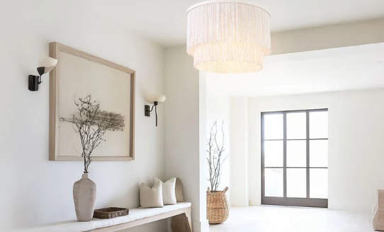 Cozy Entryway Decor Using Light Wood Furniture