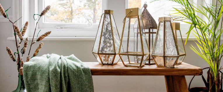 Warm Entryway Ideas with Decorative Lanterns
