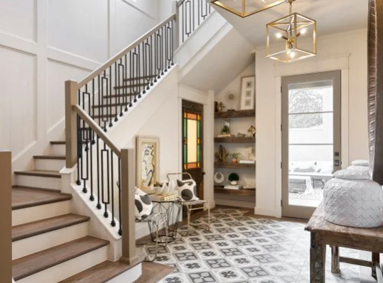 Warm Entryway Ideas for Homes with Small Foyers