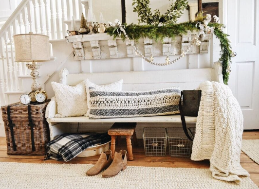 Cozy Entryway Decor with Handmade Crafts