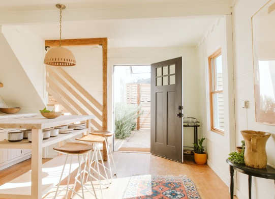 Warm Entryway Designs with Reclaimed Wood Furniture