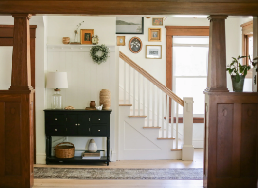 How to Add Warm Textures to Your Entryway
