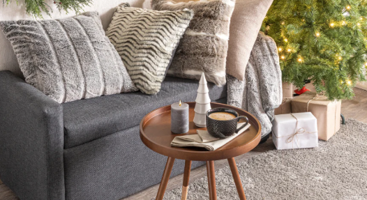 Warm Entryway Decor with Cozy Throw Pillows