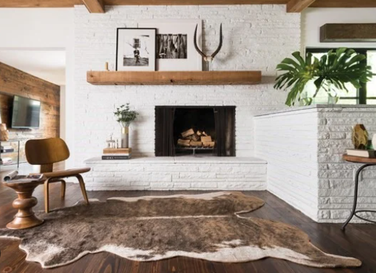 Warm Entryway Decorating with Natural Wood Tones