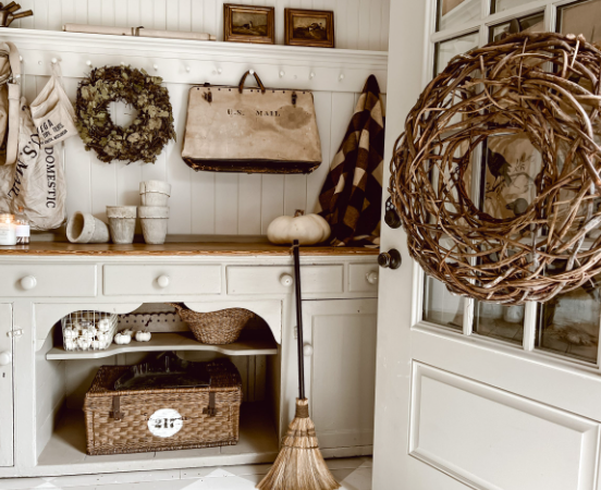 How to Create a Cozy Entryway with Decorative Baskets