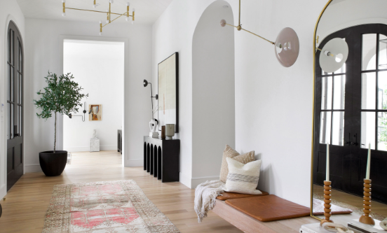 How to Create a Cozy Entryway Using Soft Furnishings