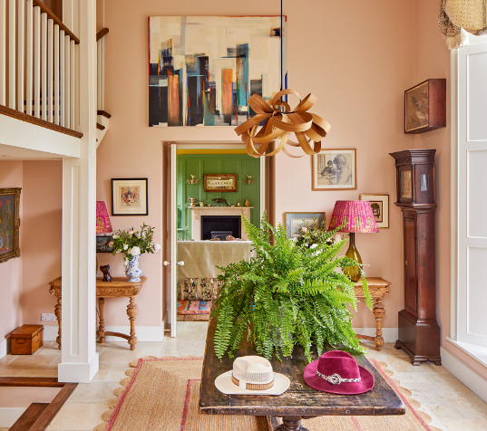 How to Use Soft Colors to Create a Cozy Entryway