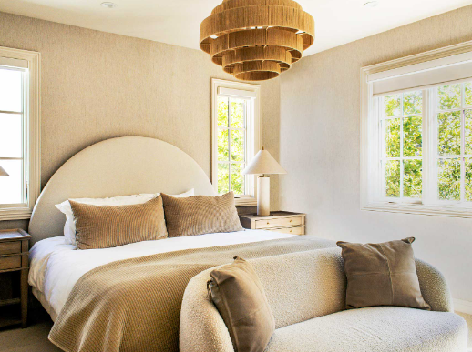 How to Create a Cozy Entryway Using Dried Plants