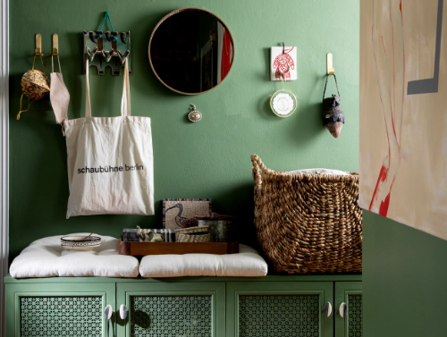 Cozy Entryway Decor with Wall-Mounted Storage
